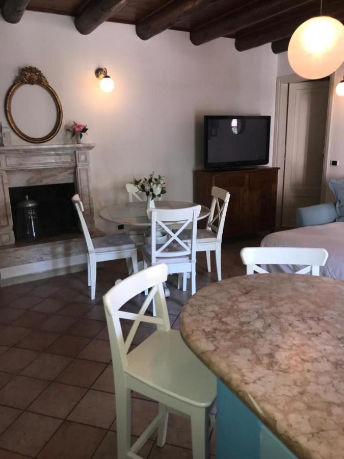 Suite Carol Verona Luaran gambar